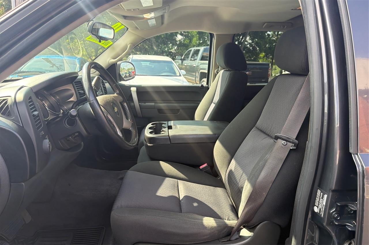 Chevrolet Silverado 1500 1LT Crew Cab 2WD 2010