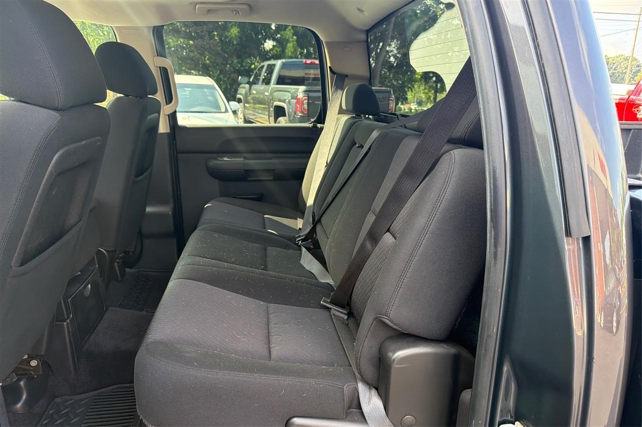 Chevrolet Silverado 1500 1LT Crew Cab 2WD 2010