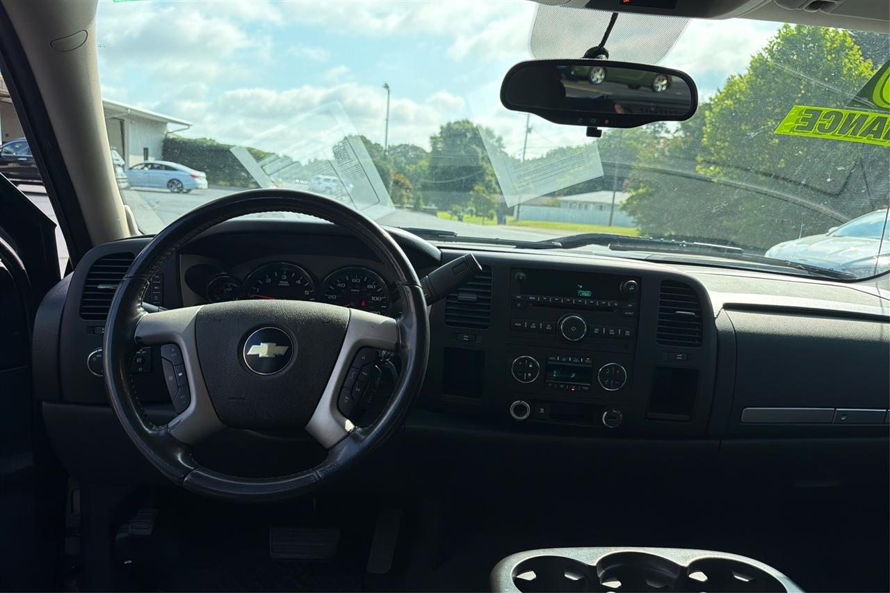 Chevrolet Silverado 1500 1LT Crew Cab 2WD 2010