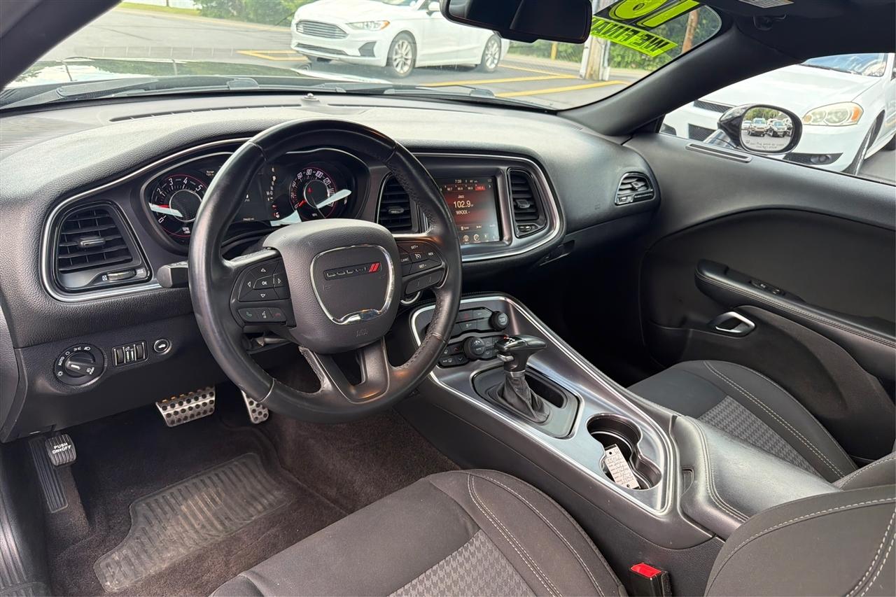 Dodge Challenger SXT 2D Coupe 2016