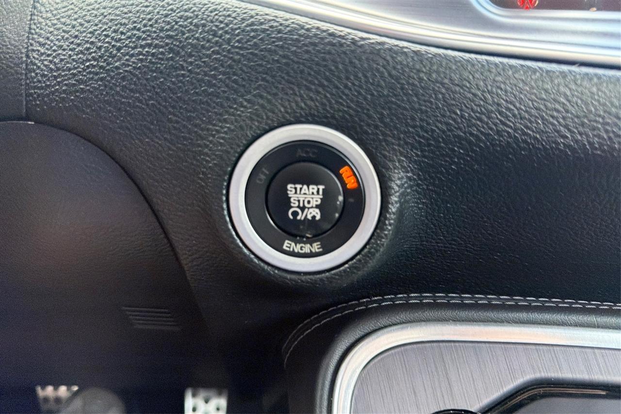 Dodge Challenger SXT 2D Coupe 2016