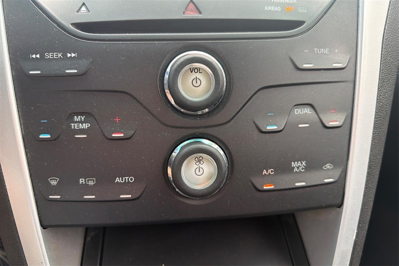 Ford Explorer XL 2WD 2012