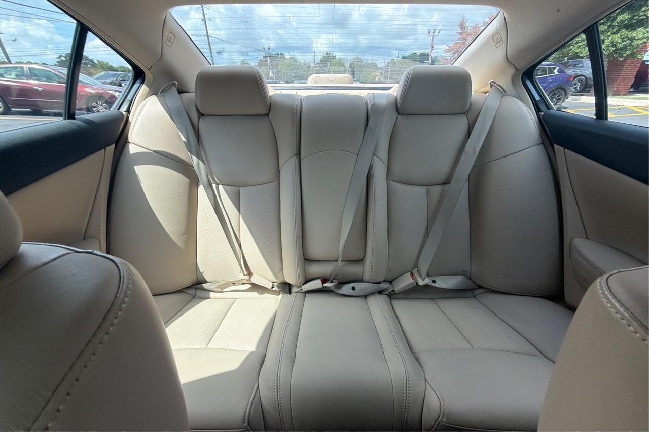 Nissan Maxima SV 4D Sedan 2014