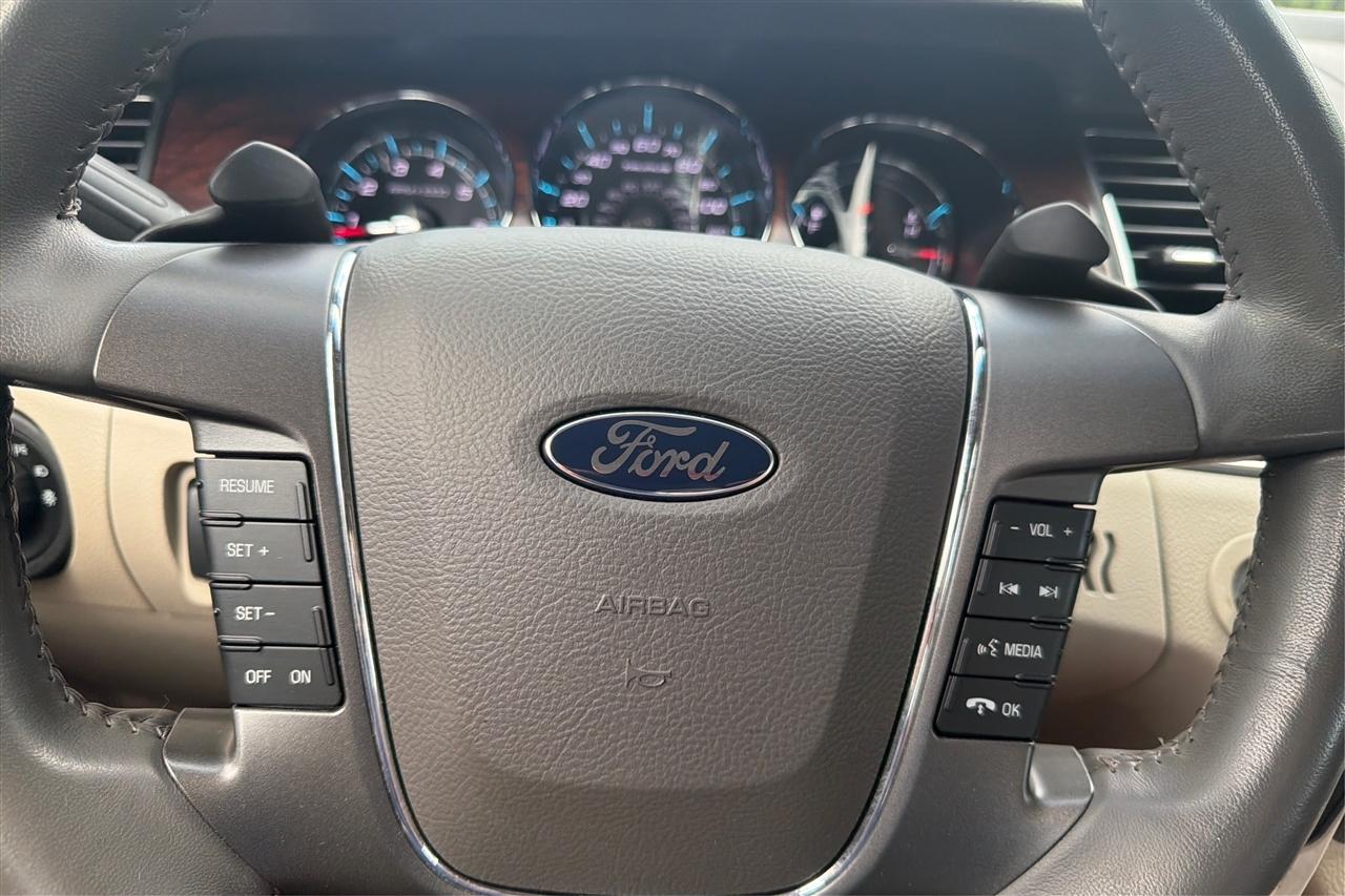 Ford Taurus SEL 4D Sedan 2012