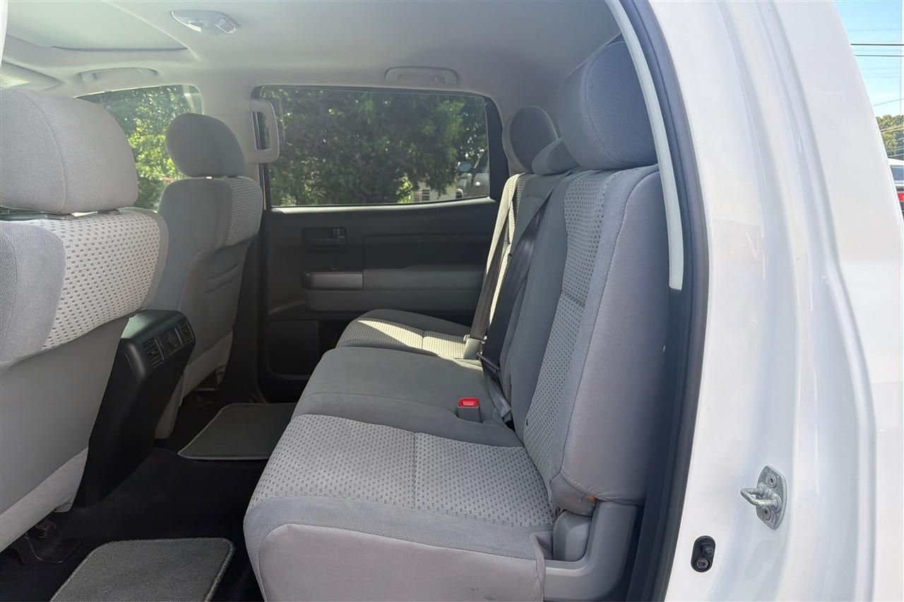 Toyota Tundra Base Crew Max 2012