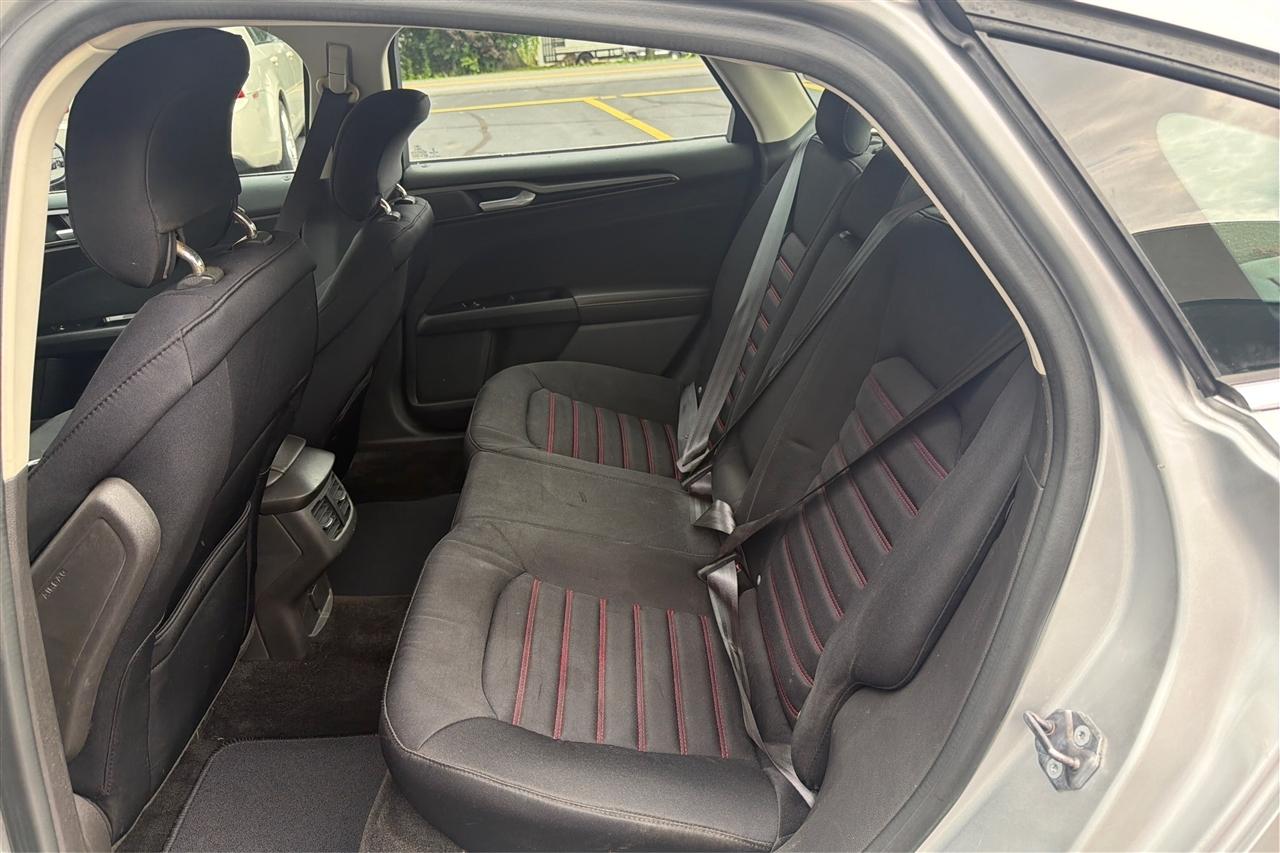 Ford Fusion SE 4D Sedan 2013