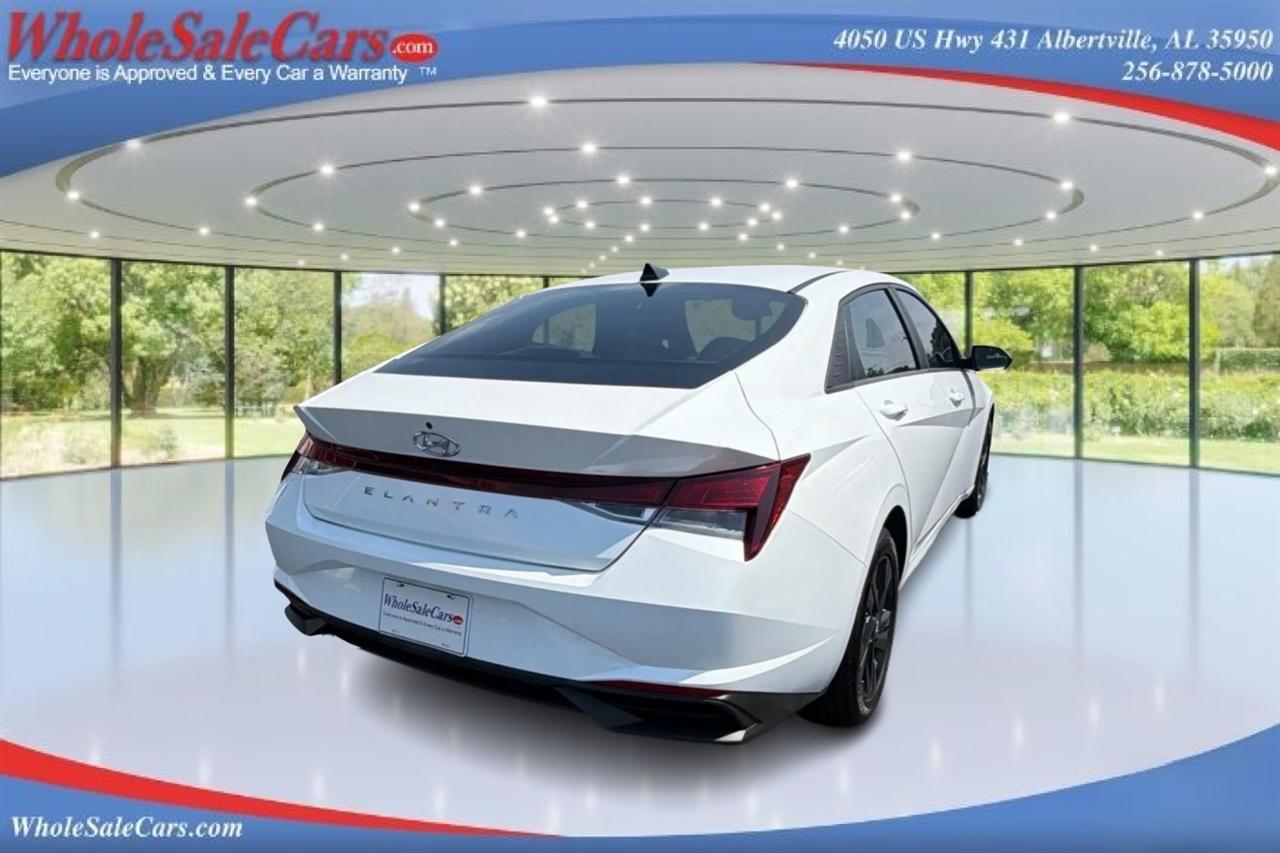 Hyundai Elantra SEL 4D Sedan at 2023