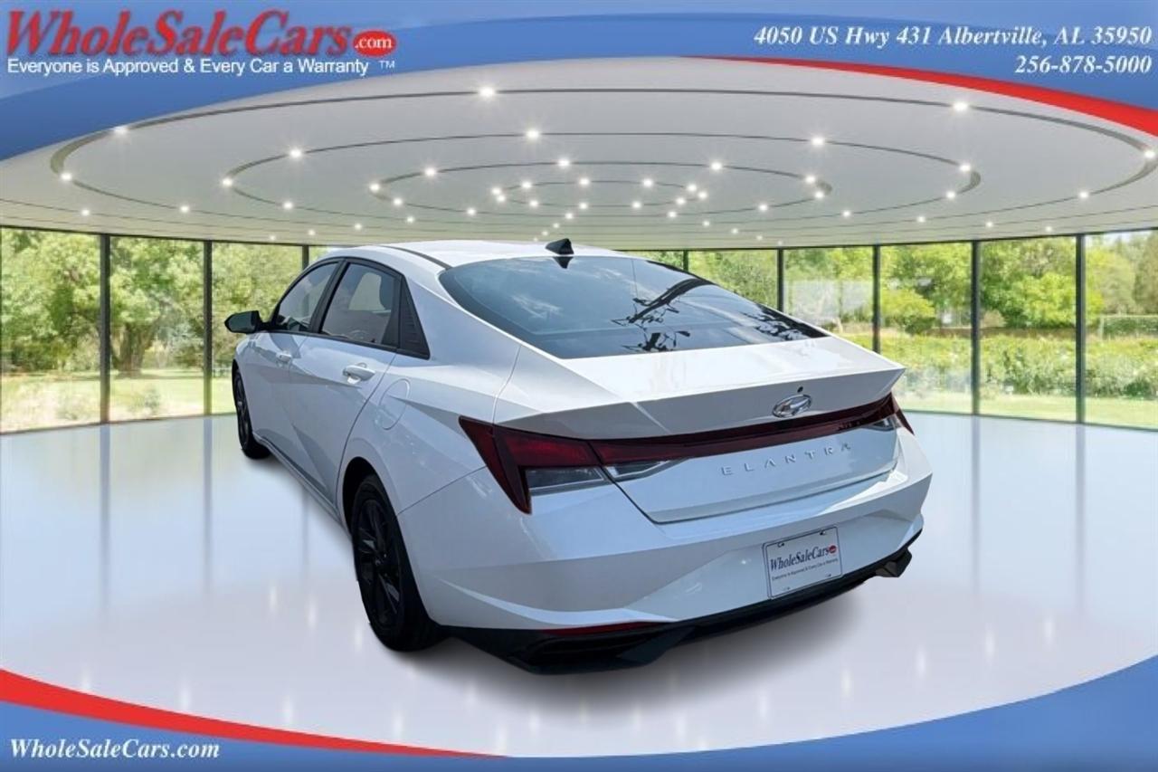 Hyundai Elantra SEL 4D Sedan at 2023