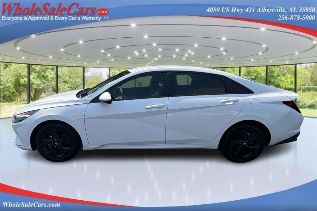 Hyundai Elantra SEL 4D Sedan at 2023