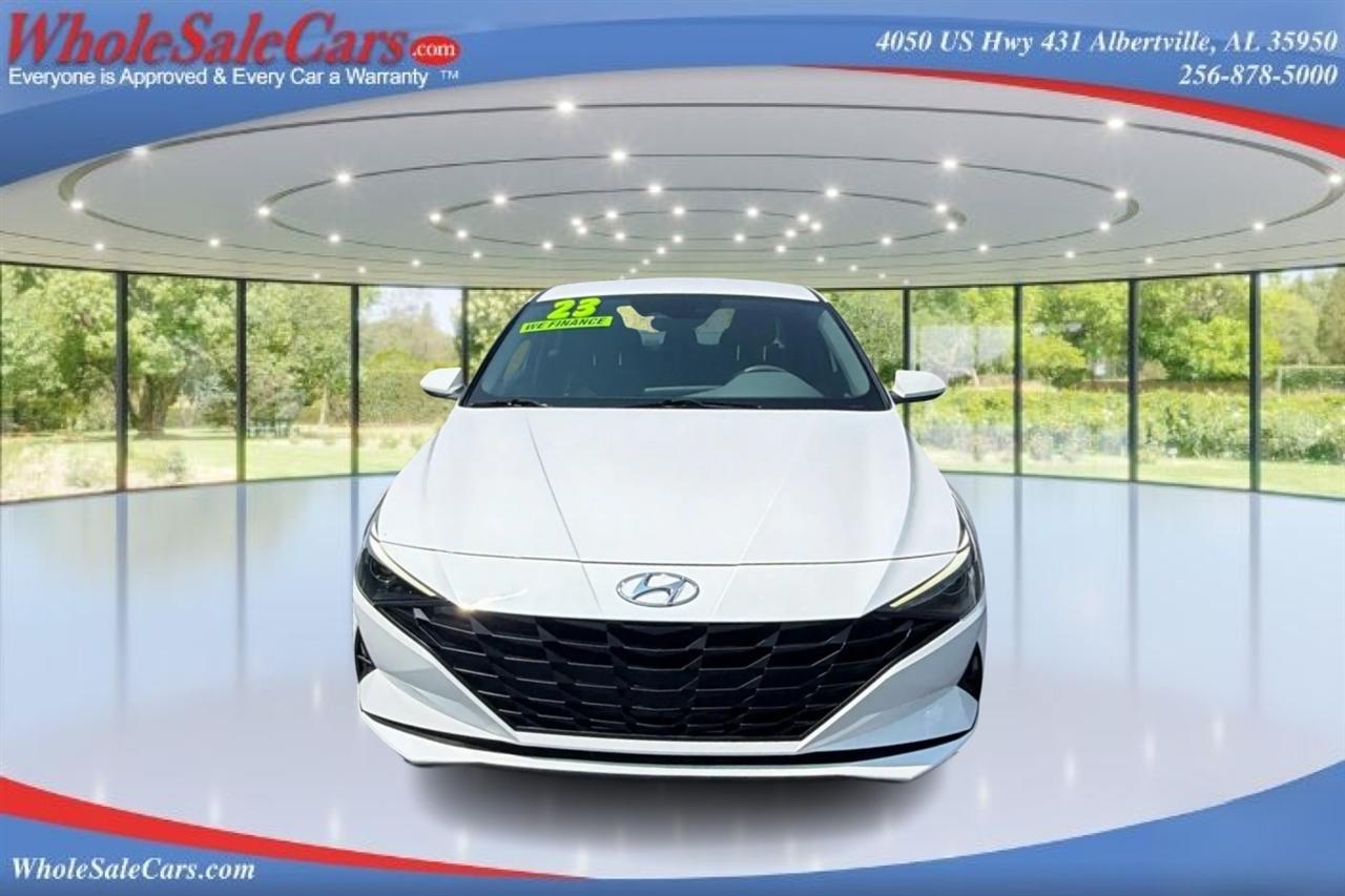 Hyundai Elantra SEL 4D Sedan at 2023