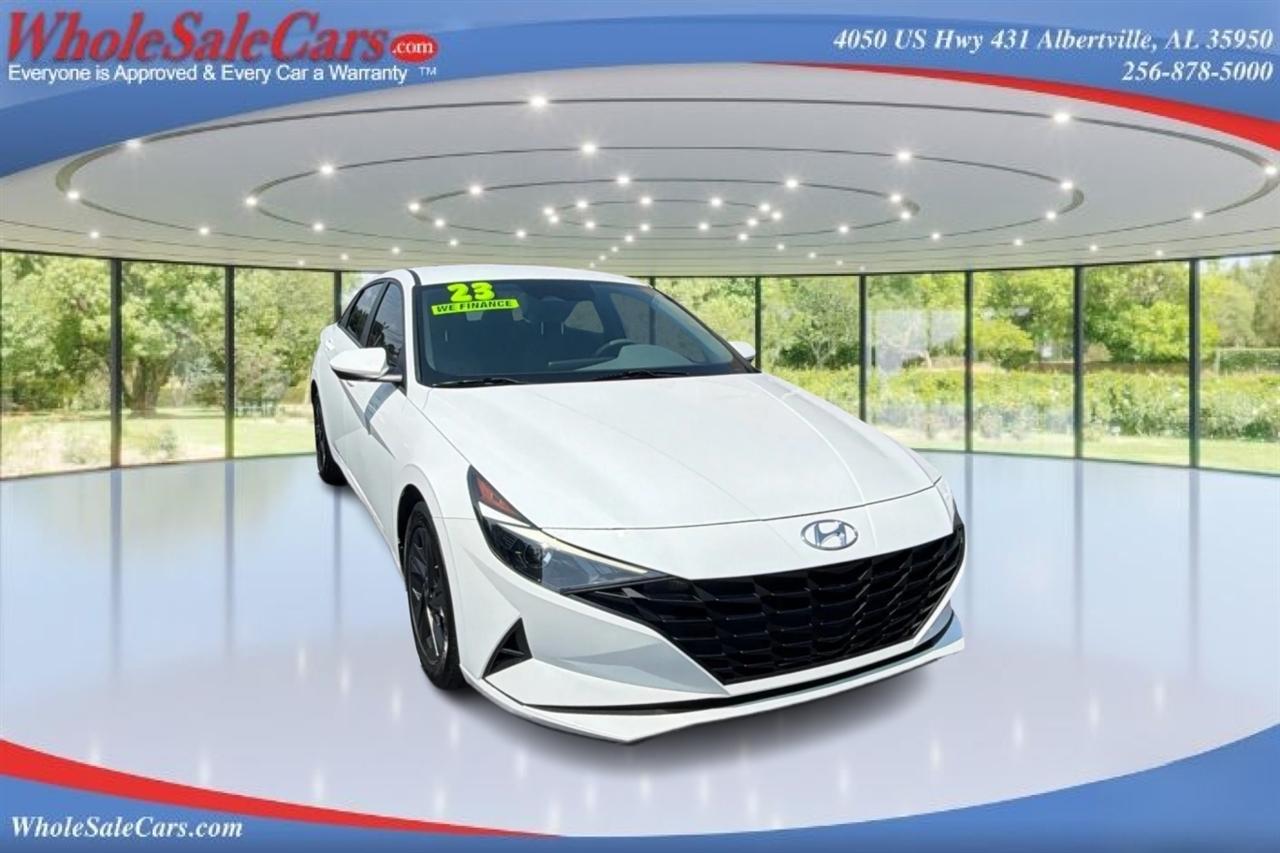 Hyundai Elantra SEL 4D Sedan at 2023