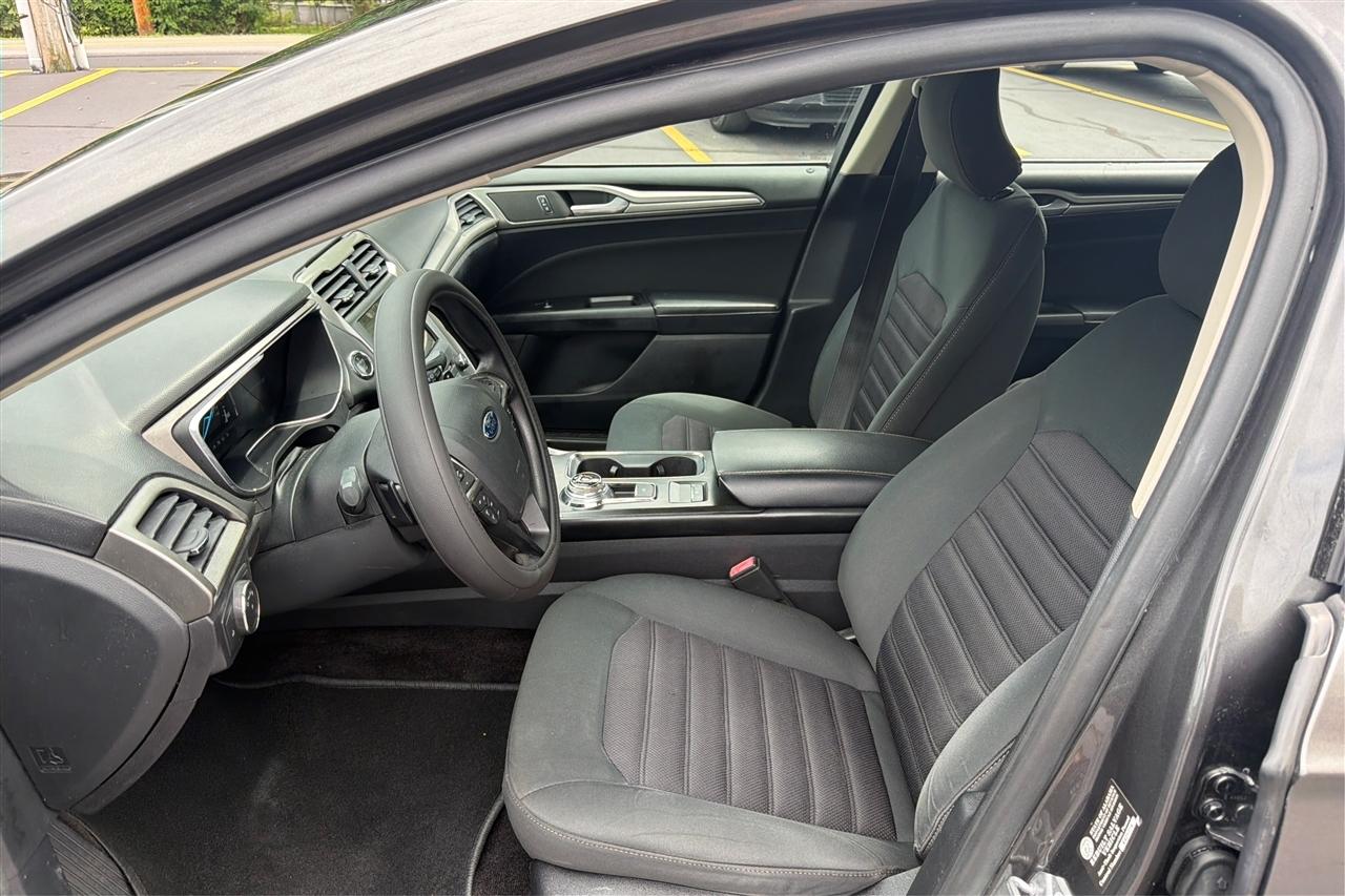 Ford Fusion SE 4D Sedan 2017