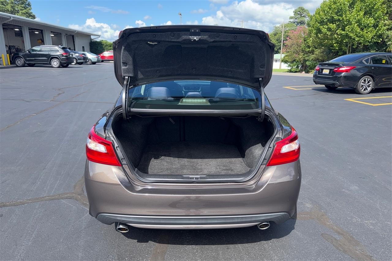 Nissan Altima S 4D Sedan 2.5 2017
