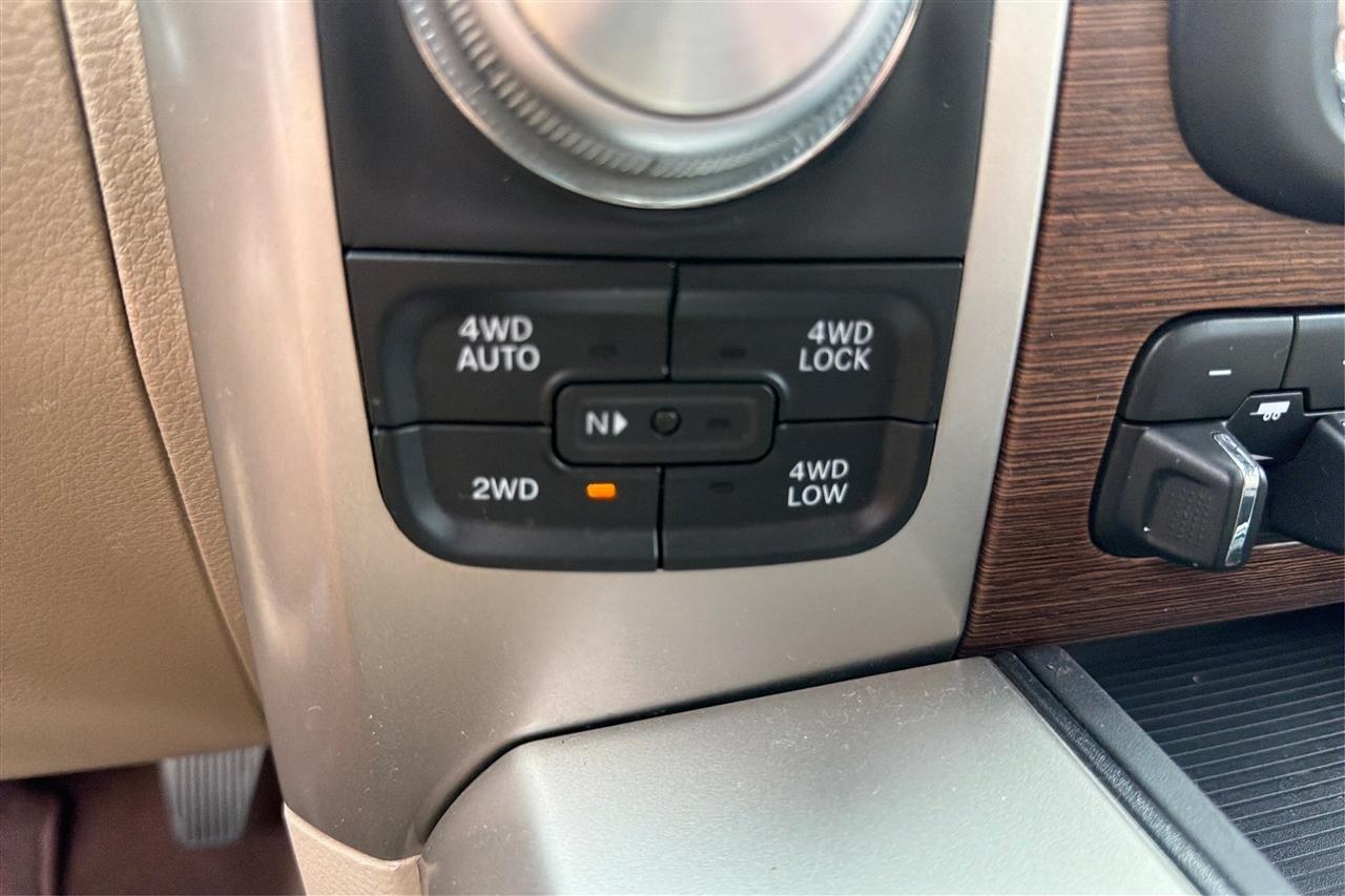 RAM 1500 Laramie Crew Cab 4WD 2016