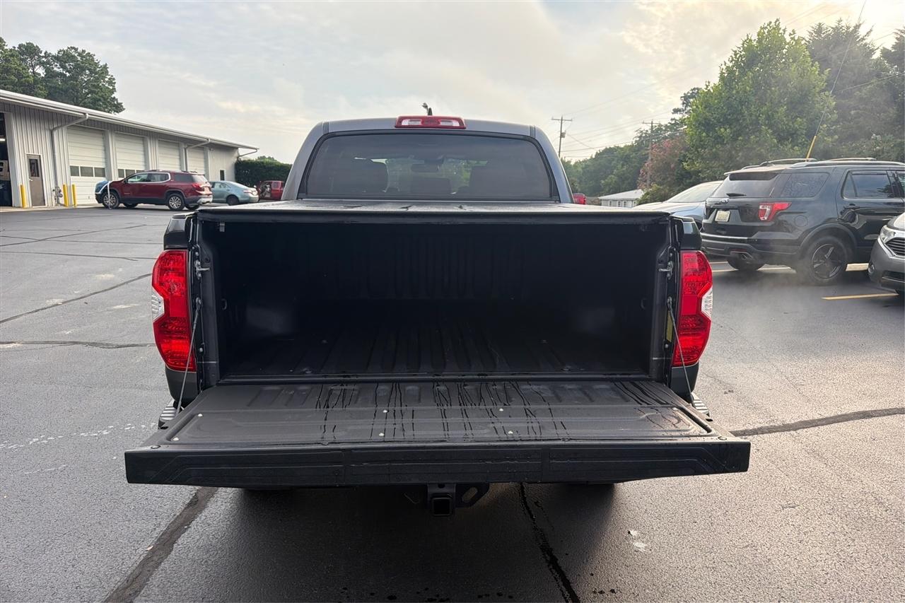Toyota Tundra Limited Crew Max 4WD 5.7L V8 2020