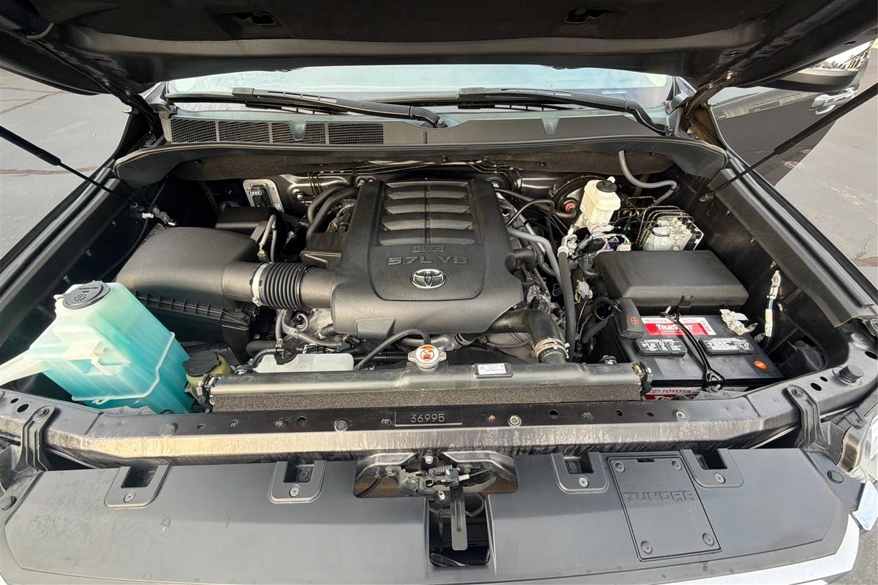 Toyota Tundra Limited Crew Max 4WD 5.7L V8 2020