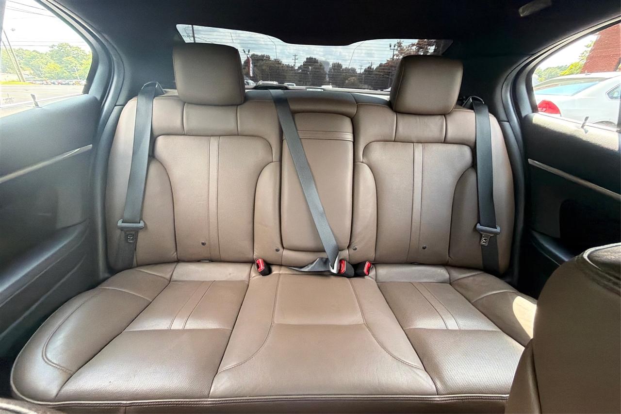 Lincoln MKS 4D Sedan 2013