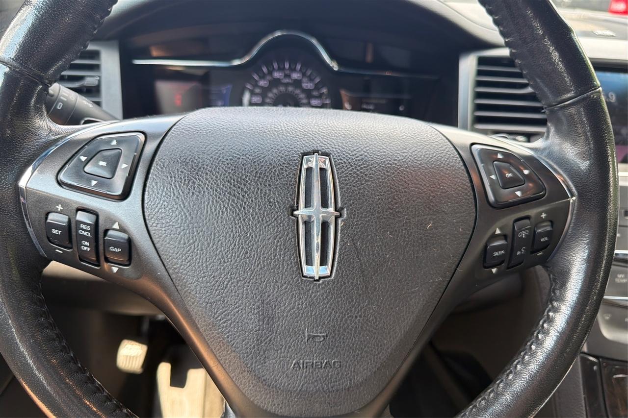 Lincoln MKS 4D Sedan 2013
