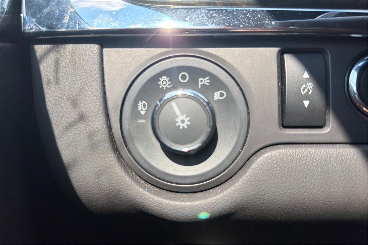 Lincoln MKS 4D Sedan 2013