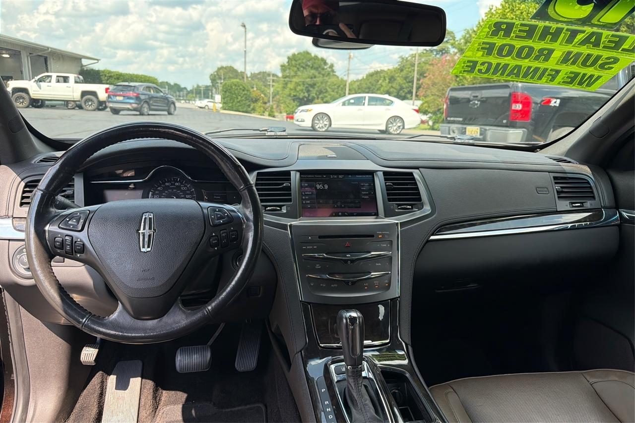 Lincoln MKS 4D Sedan 2013