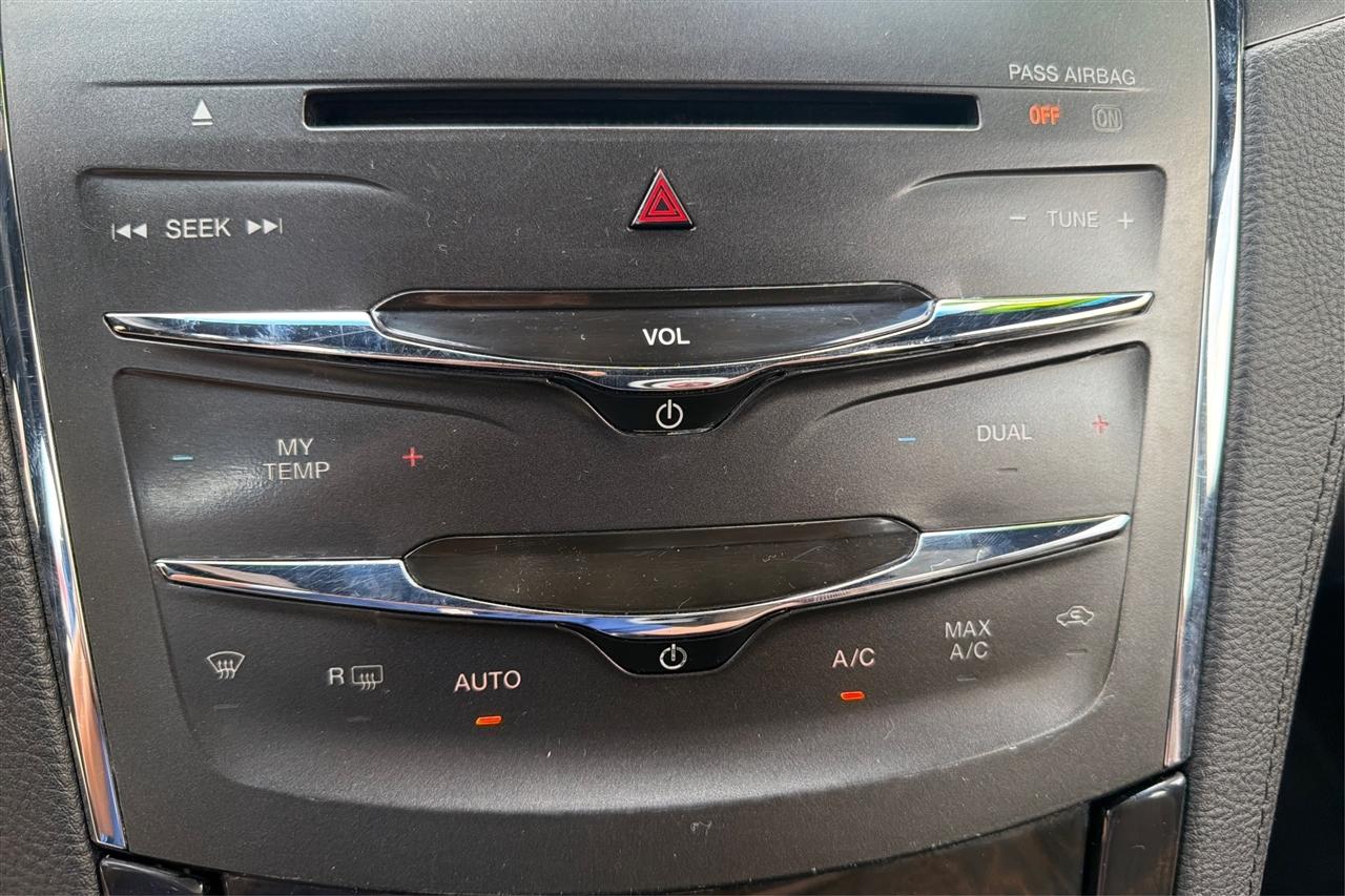 Lincoln MKS 4D Sedan 2013