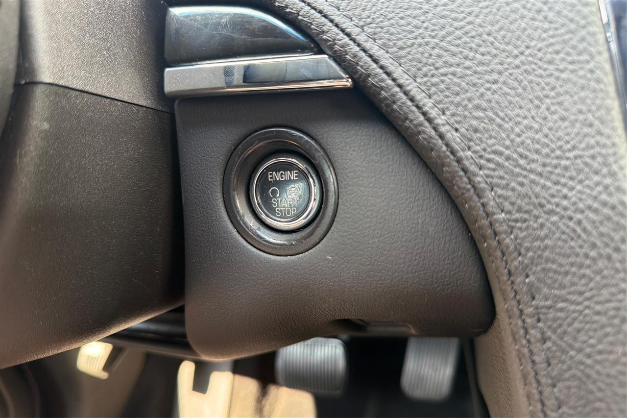 Lincoln MKS 4D Sedan 2013