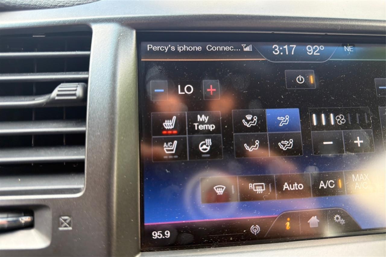 Lincoln MKS 4D Sedan 2013