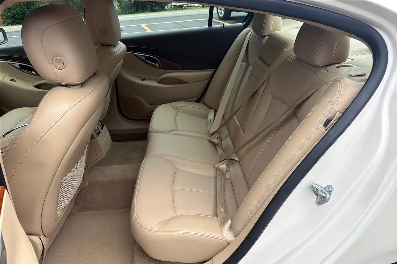 Buick LaCrosse 4D Sedan 2012