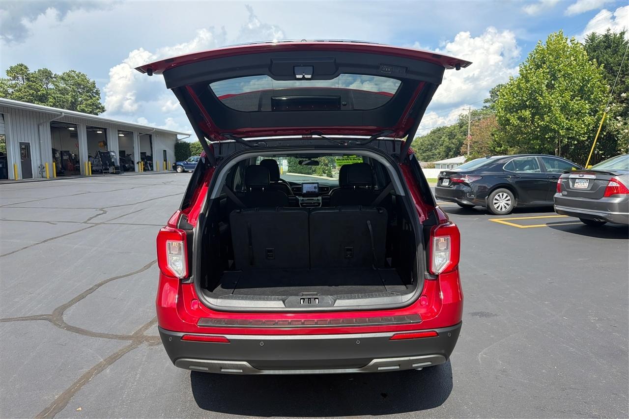 Ford Explorer XLT 4-Door 2WD 2021