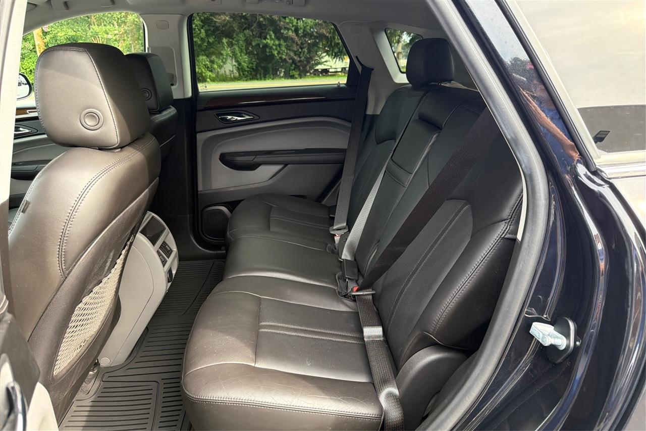 Cadillac SRX Luxury 4D SUV FWD 2011