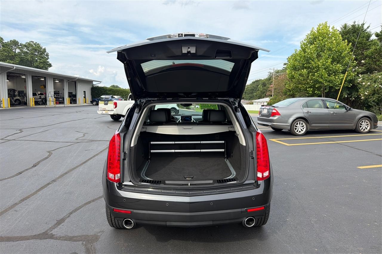 Cadillac SRX Luxury 4D SUV FWD 2011