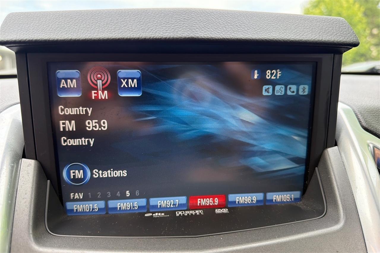 Cadillac SRX Luxury 4D SUV FWD 2011
