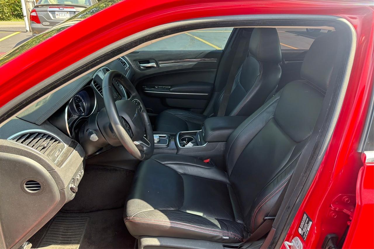 Chrysler 300 Touring 4D Sedan 2018