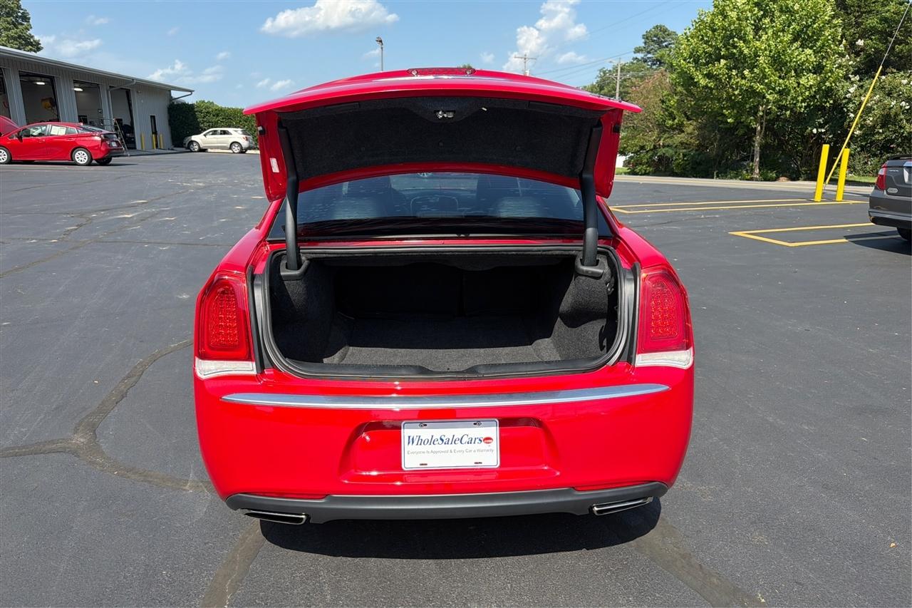 Chrysler 300 Touring 4D Sedan 2018