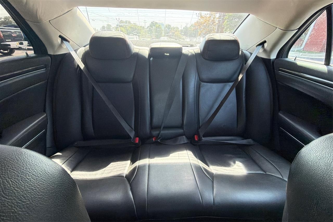 Chrysler 300 Touring 4D Sedan 2018