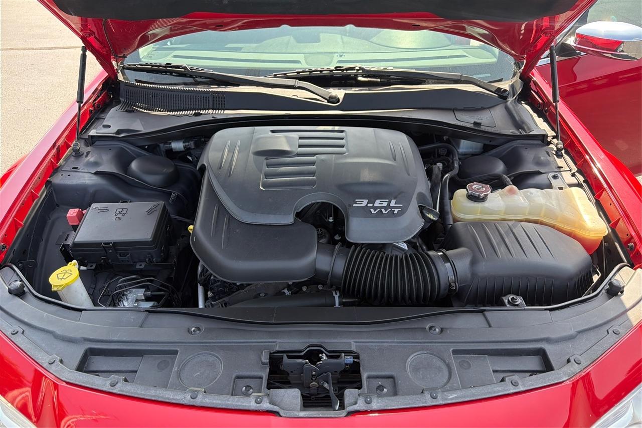 Chrysler 300 Touring 4D Sedan 2018