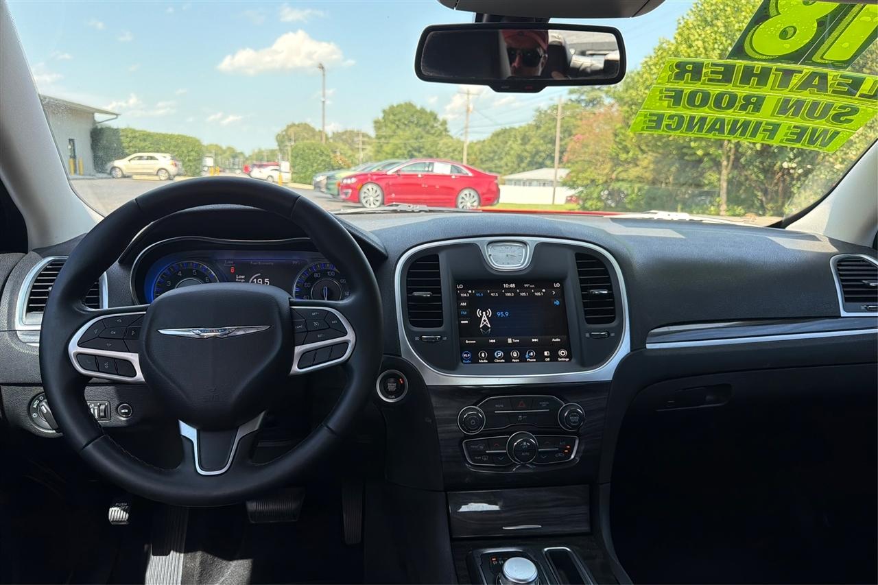 Chrysler 300 Touring 4D Sedan 2018