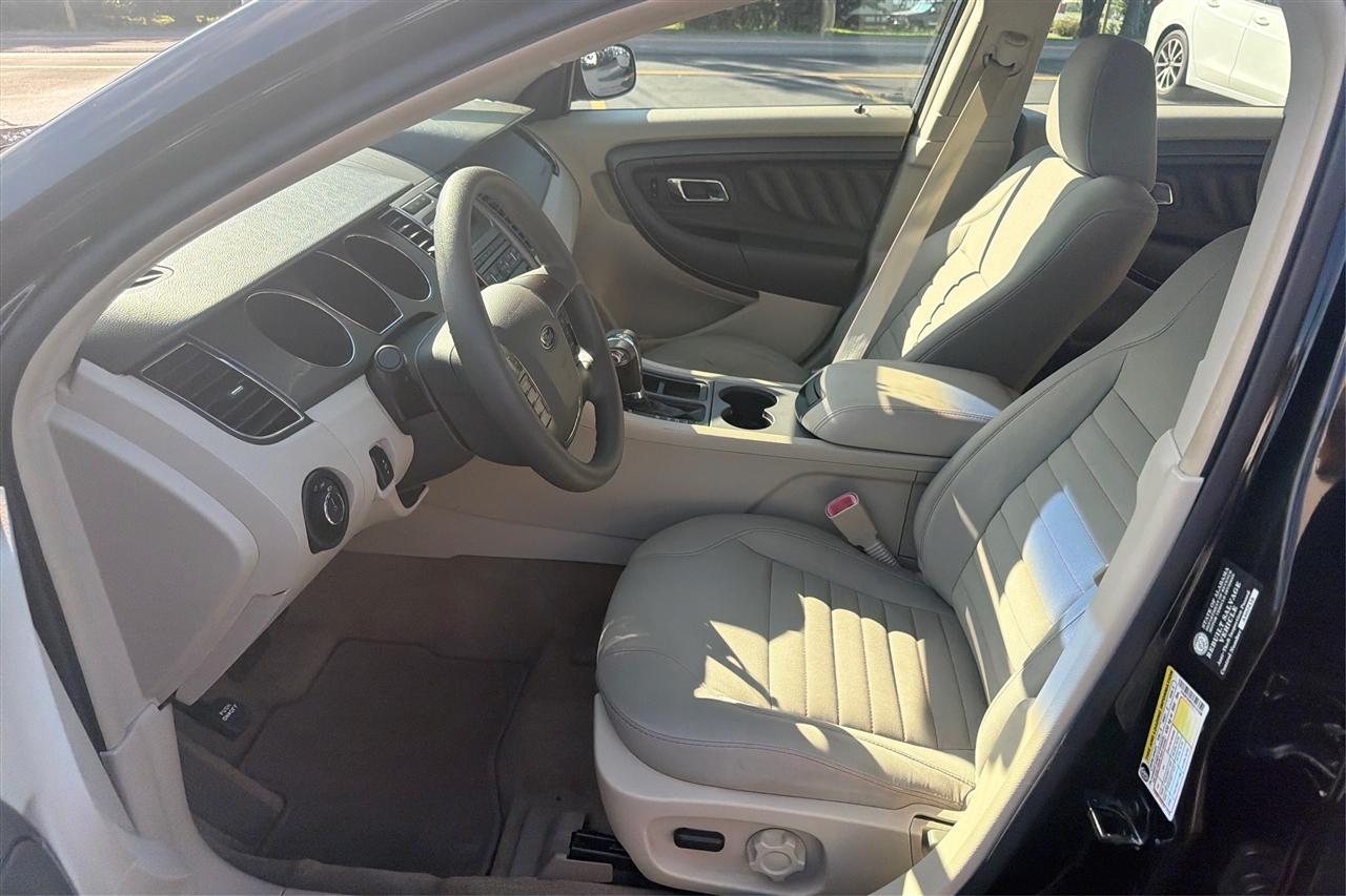 Ford Taurus SE 4D Sedan 2012