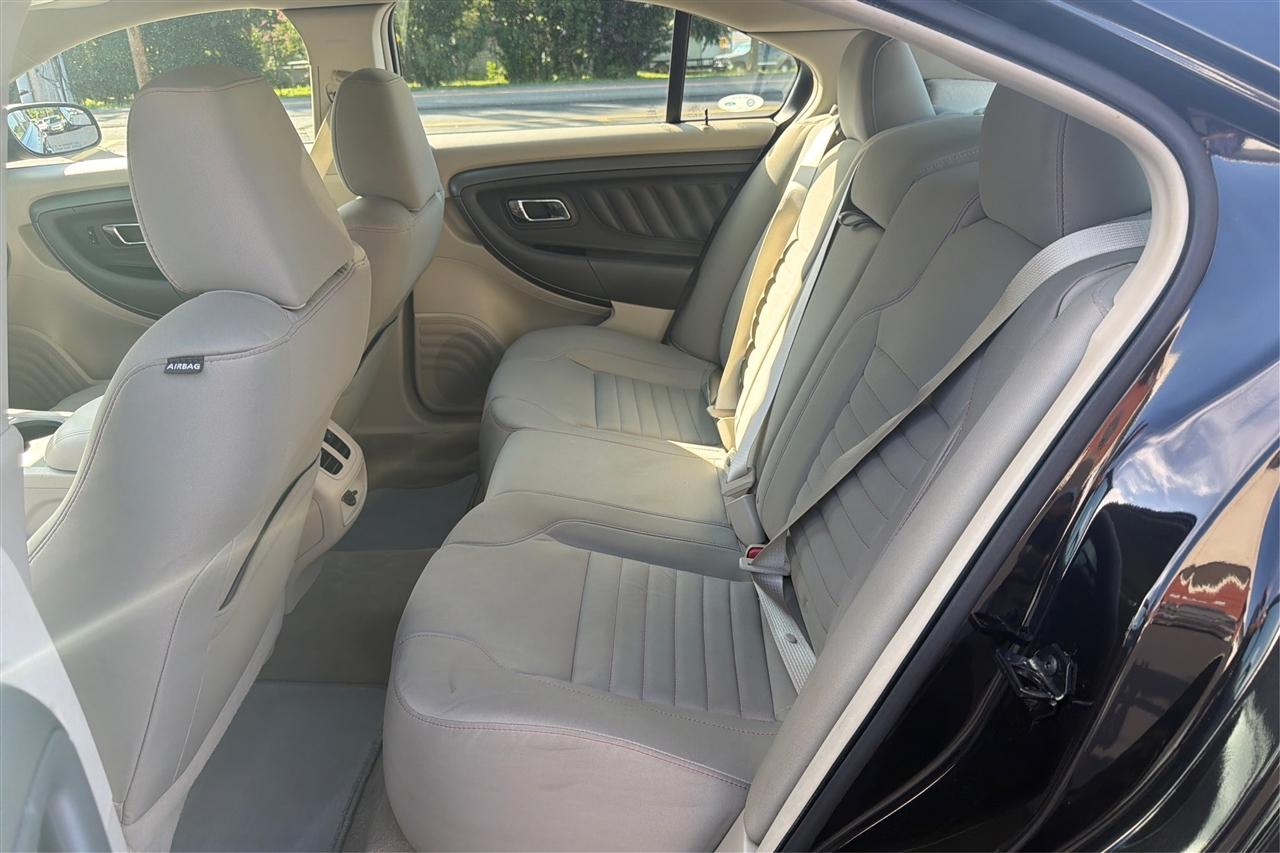 Ford Taurus SE 4D Sedan 2012