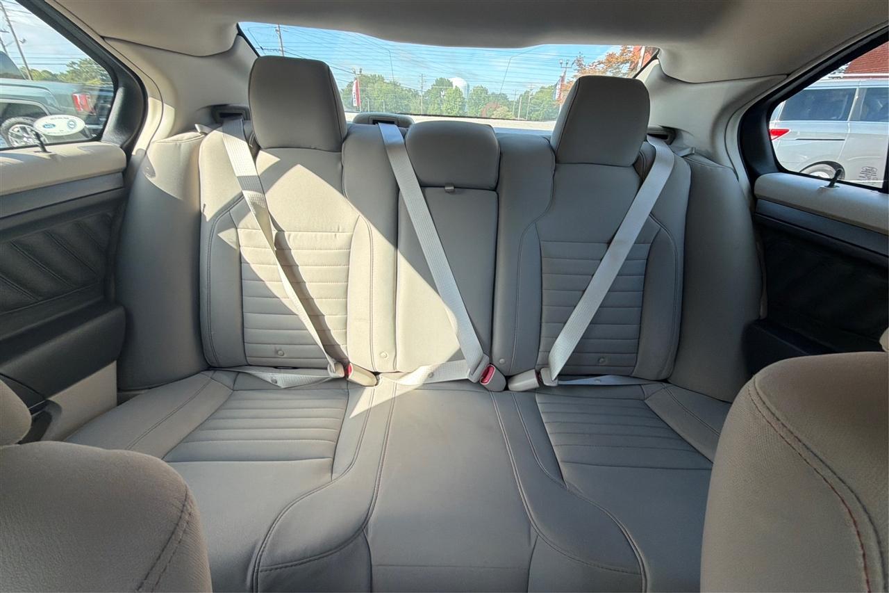 Ford Taurus SE 4D Sedan 2012