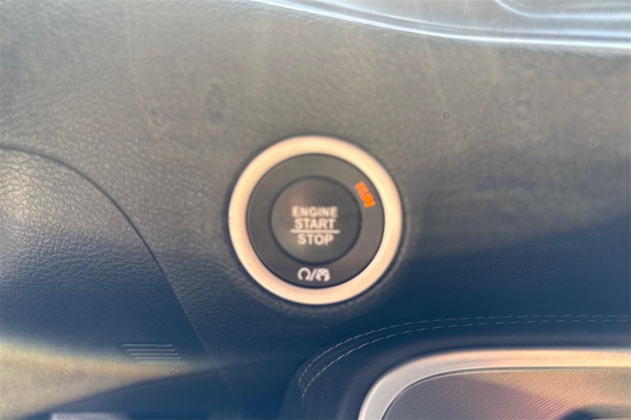 Dodge Challenger SXT 2D Coupe 2020