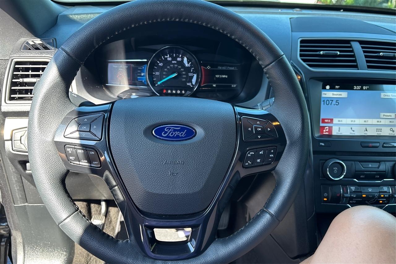 Ford Explorer XLT 4D SUV FWD 2018
