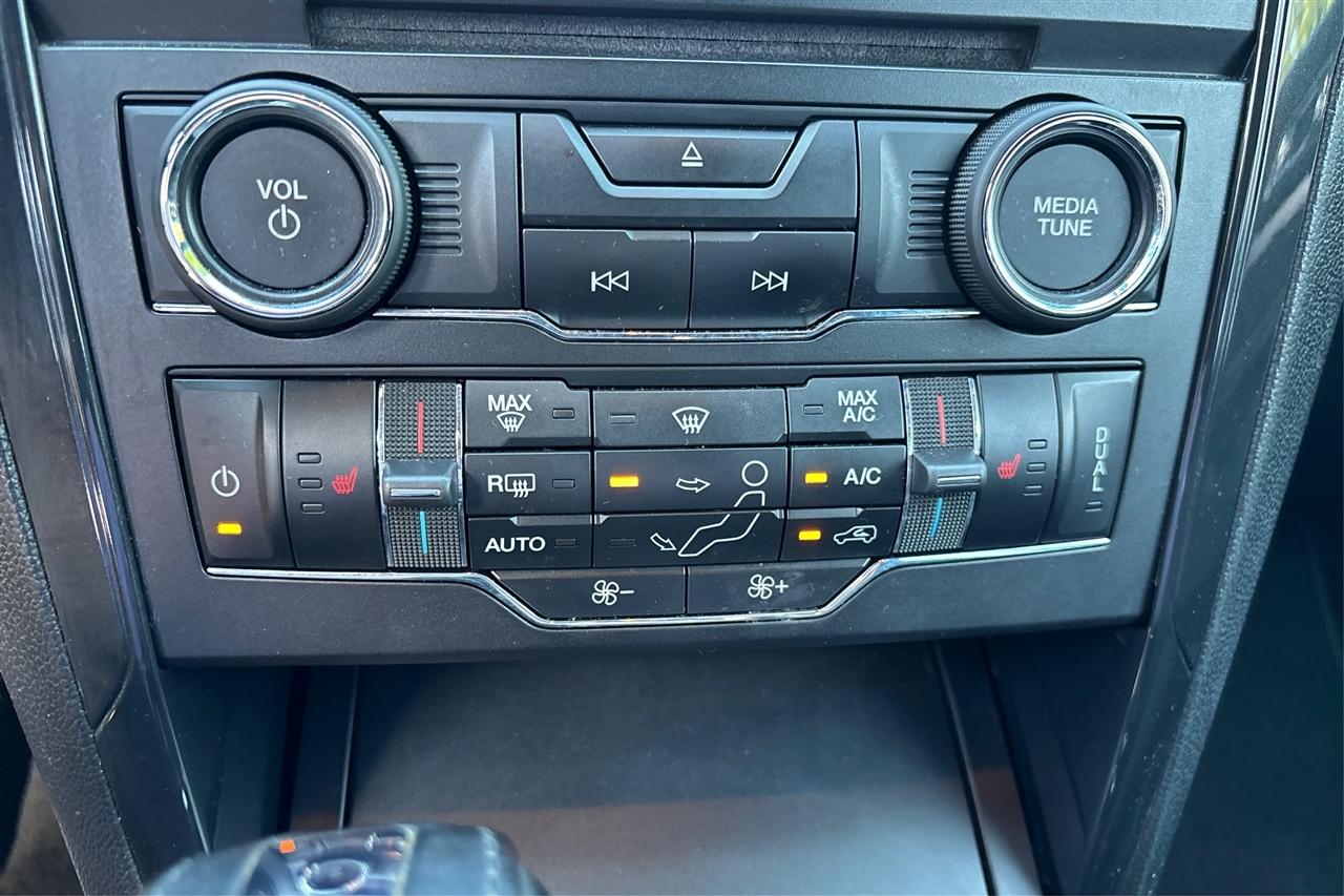 Ford Explorer XLT 4D SUV FWD 2018
