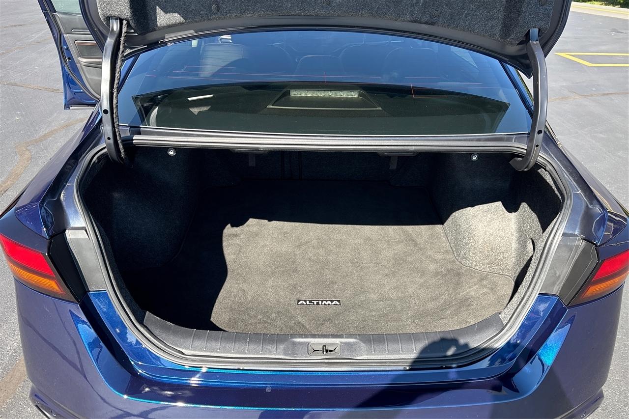 Nissan Altima SR 4D Sedan 2.5 2021
