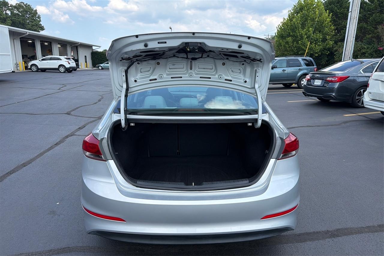 Hyundai Elantra SE 4D Sedan 2017