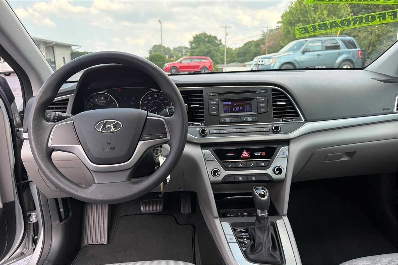 Hyundai Elantra SE 4D Sedan 2017