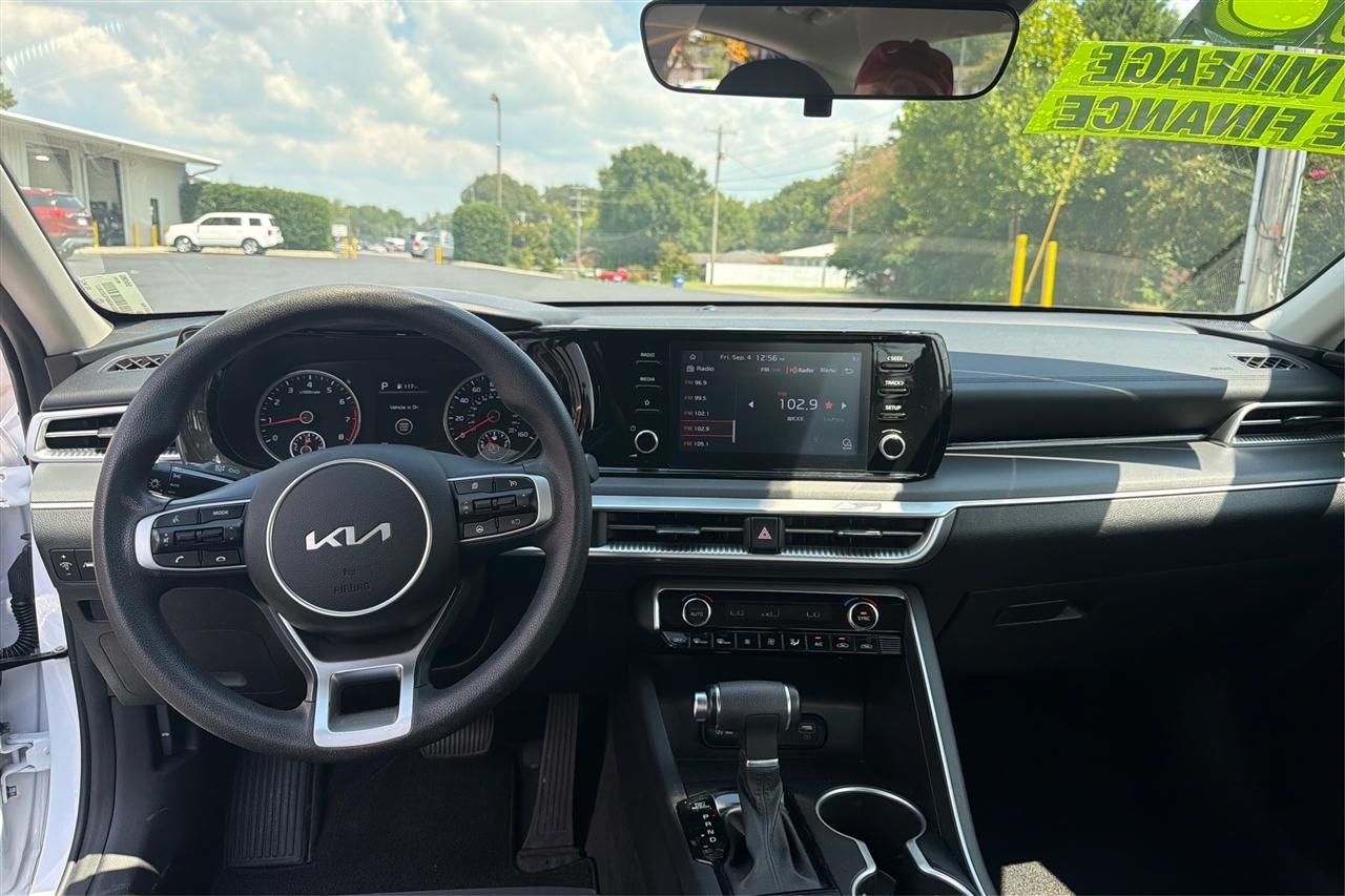 Kia K5 LXS 4D Sedan FWD 2023