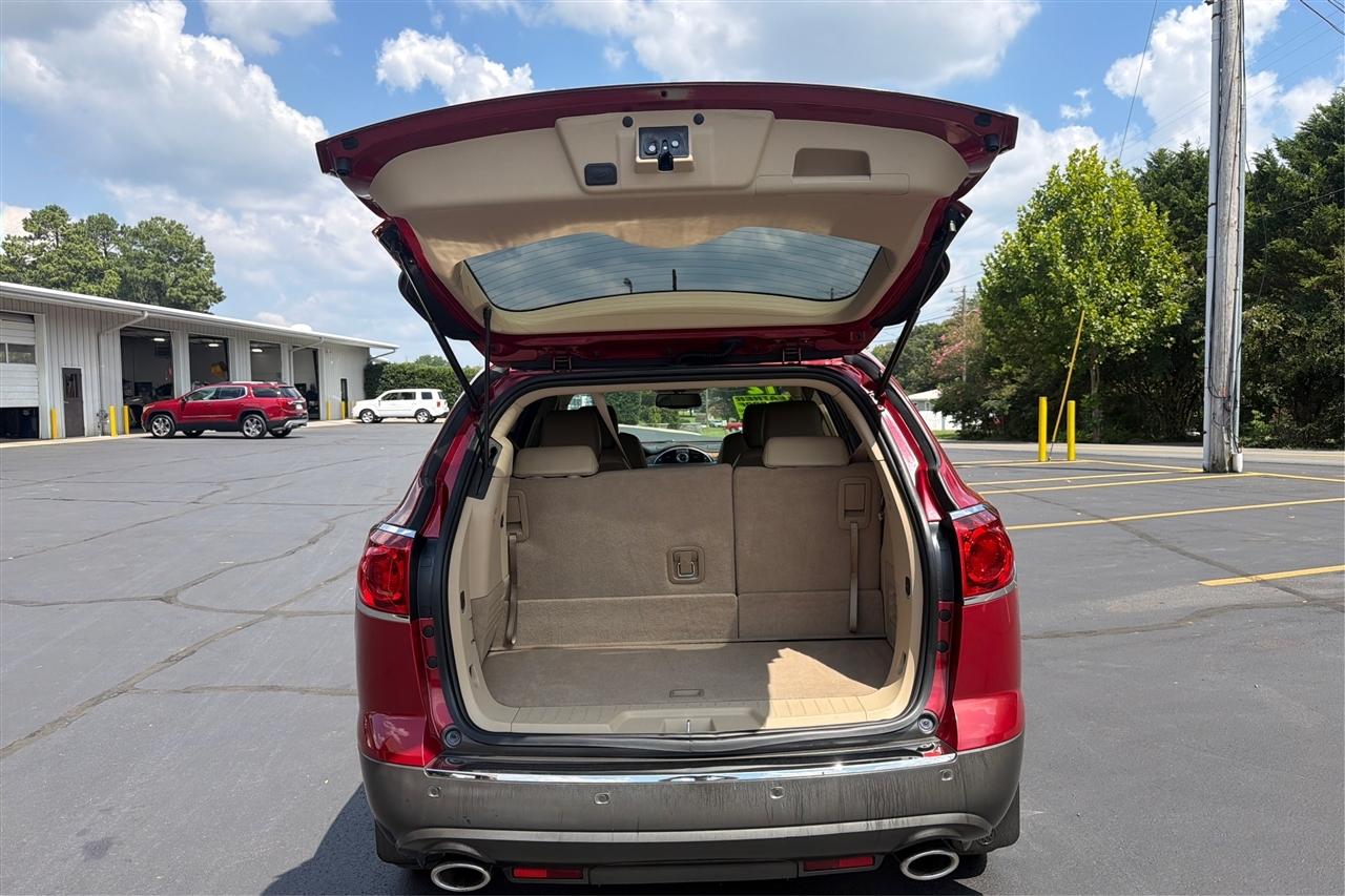 Buick Enclave Premium 4D SUV FWD 2012