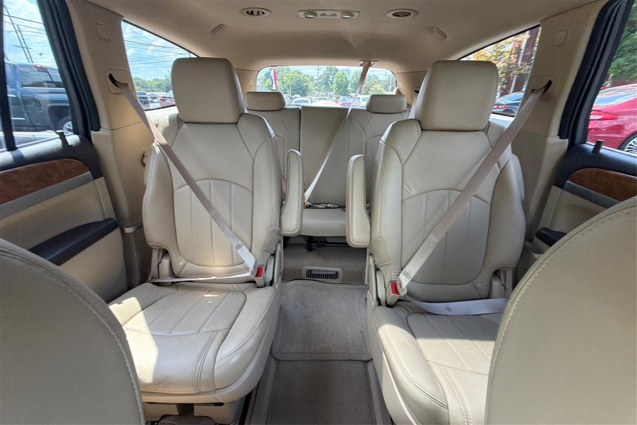 Buick Enclave Premium 4D SUV FWD 2012