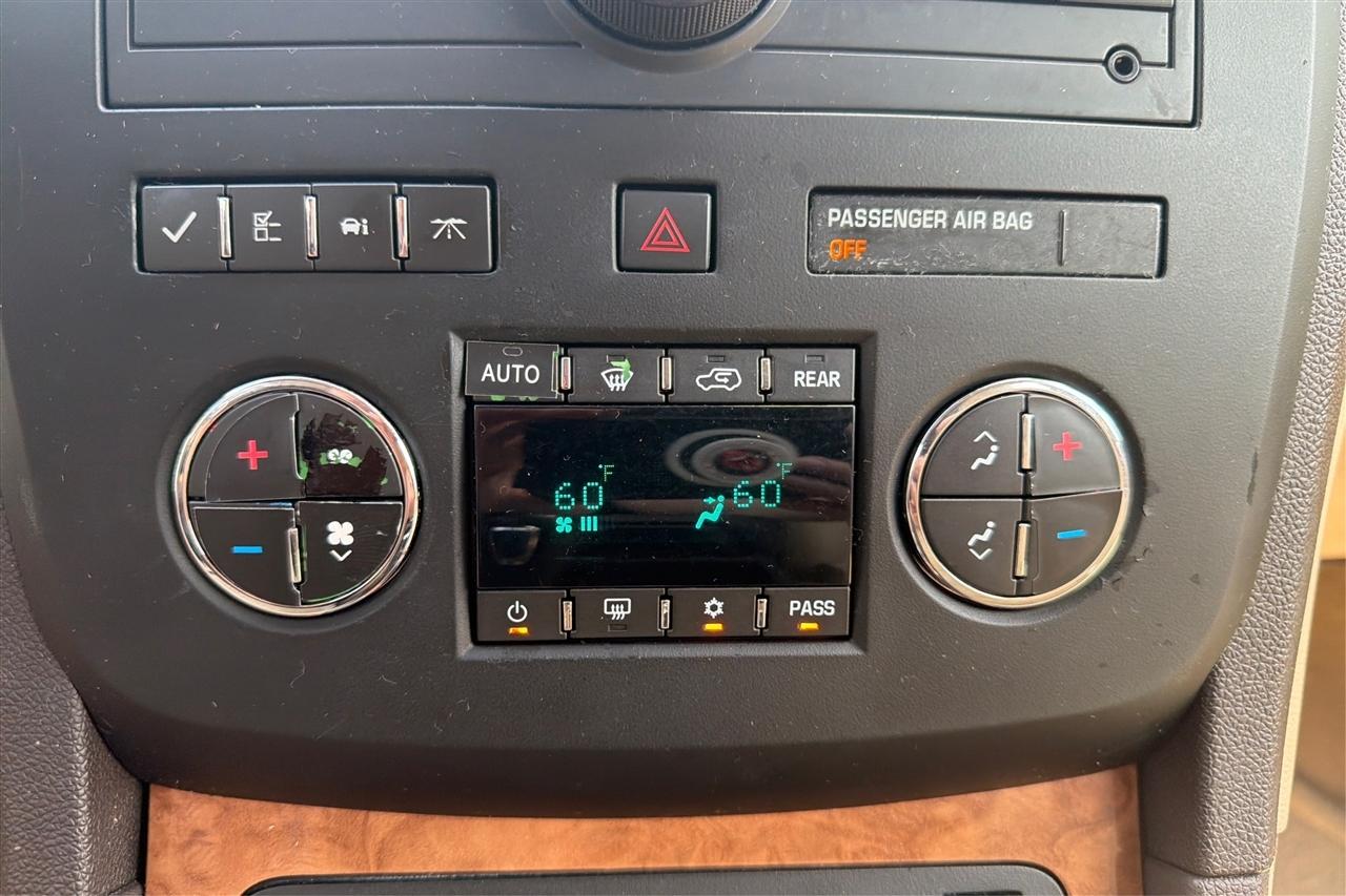 Buick Enclave Premium 4D SUV FWD 2012
